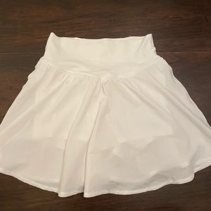 white tennis skirt w built in shorts
